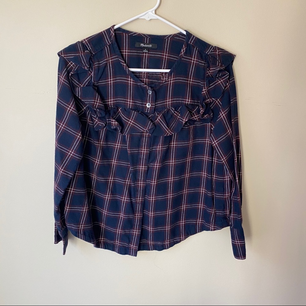 Ruffle neck shirt